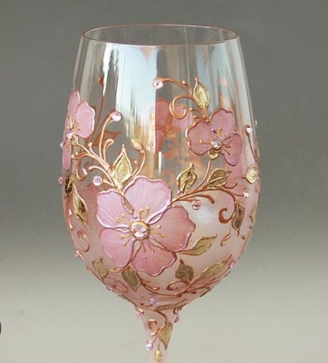 Vitray Art Ideas, Wine Glass Decorating Ideas, Hand Painted Wine Glasses Diy, Painted Mirror Art, Stained Glass Cookies, Painting Glass Jars, Art Tutorials Watercolor, Glass Painting Designs, Wine Glass Art