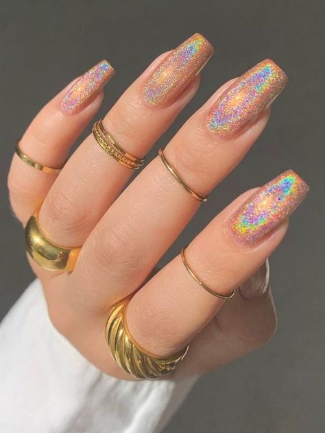 design. Pink Gold Tip Nails, Pink With Gold Glitter Nails, Pink Nails Gold Tips, Pink Golden Nails, Pink Golden Nail Art, Gold Holographic Nails, Rose Pink Nails, Gold Stiletto Nails, Stiletto Shaped Nails