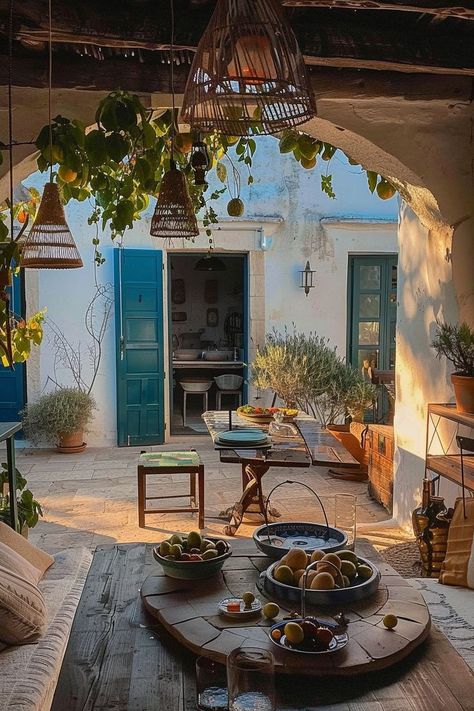 Italian Styled Houses, Earthly Interior Design, Mediterranean Homes Decoration, Mediterranean Homes Bedroom, Mediterian Houses Interior, French Mediterranean Decor, European Summer Home, New Mediterranean Interior, Mediterranean Decoration