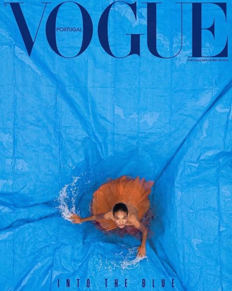 Vogue Portugal, Mode Editorials, Vogue Magazine Covers, Vogue Vintage, Blue October, 타이포그래피 포스터 디자인, Fashion Magazine Cover, Fashion Cover, Vogue Covers