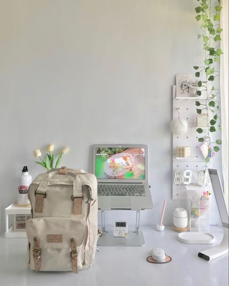 Doughnut Bag Aesthetic, Doughnut Macaroon Bag Aesthetic, Doughnut Backpack Aesthetic, Doughnut Macaroon Bag, Uni Backpack Aesthetic, Aesthetic Doughnut, Laptop Bag Aesthetic, Doughnut Macaroon Backpack, Doughnut Bag