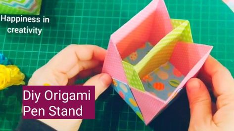 Pen Stand Diy, Paper Pencil Holder, Pen Stand, Paper Pencil, Diy Origami, Pencil Holder, Pen Holder, School Crafts, Pen Holders