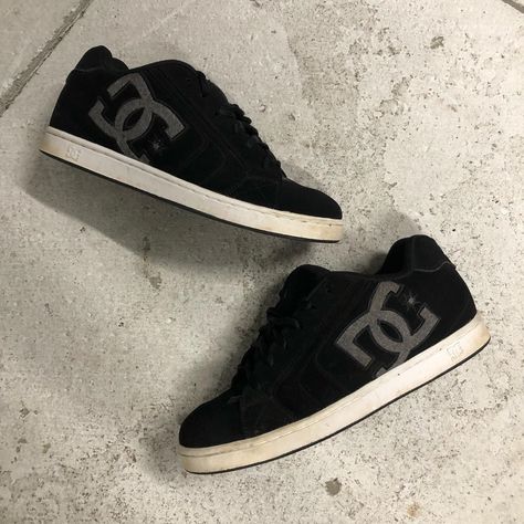 Y2K Beater DC Shoes Skater Black Chunky Lace Up Sneakers Grunge Baggy Worn Vibes Size: US11 Condition: Good Condition (Worn) Cost: $40 + Shipping *Send me a PM if interested, I’ll send you my banking details and will hold for 12 hours! *Feel free to chuck us questions/queries/offers our way! #y2k #thrift #secondhand #grunge #bohemian #thrifted #fashion #indie #punk #clothing #baddie #streetwear #90s #vintage Baddie Streetwear, Grunge Bohemian, Indie Punk, Y2k Thrift, Thrifted Fashion, Grunge Baggy, Skater Shoes, Punk Clothing, Streetwear 90s