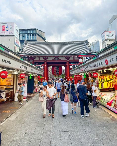 Nakamise-dori Street is one of the oldest shopping streets in Japan, located in Asakusa, Tokyo. It leads up to the famous Senso-ji Temple, a major Buddhist temple and one of Tokyo’s top cultural attractions. The street is about 250 meters long and lined with nearly 90 shops that sell traditional Japanese snacks, souvenirs, clothing, and crafts. Nakamise-dori has a history dating back to the Edo period (1603–1868), when merchants set up stalls along the path to cater to temple visitors. Today... Streets In Japan, Asakusa Tokyo, Sensoji Temple, Japan Trip, Japanese Snacks, Edo Period, Buddhist Temple, Traditional Japanese, Japan Travel