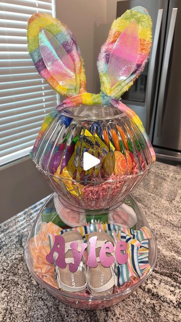 Diy Easter Gifts, Basket Diy, Glitter Balloons, Easter Egg Basket, Easter Basket Ideas, Kids Easter Basket, Diy Gift Baskets, Easter Eggs Diy, Easter Basket Diy