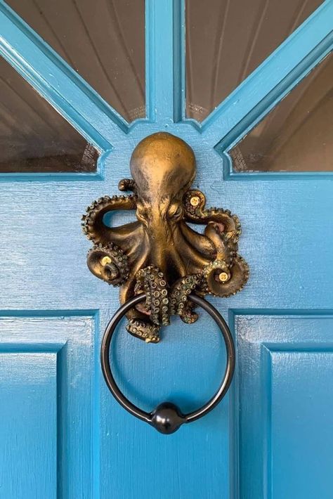 Octopus Skull, Door Knockers Unique, Octopus Decor, Door Knobs And Knockers, Outdoor Garden Decor, Blue Door, Gothic Home Decor, Door Knocker, Gothic House