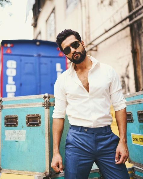 Vicky Kaushal (@vickykaushal09) • Instagram photos and videos Mens Haircuts Straight Hair, Shehnaaz Gill, Vicky Kaushal, Mens Haircuts, National Film Awards, Men Stylish Dress, Haircuts Straight Hair, Varun Dhawan, Indian Bridal Makeup