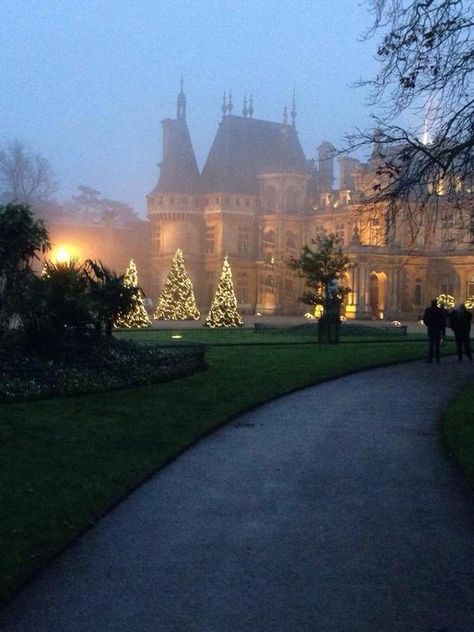 Waddesdon Manor, People Walking, Biltmore Estate, Noel Christmas, Winter Aesthetic, Christmas Aesthetic, Pretty Places, Christmas Christmas, Albania