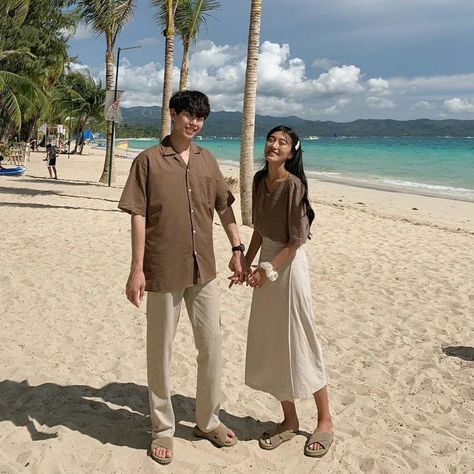 Cebu Outfit Ideas, Matching Couple Outfits Korean, Matchy Outfit Couple, Couple Outfits Korean, Korean Couple Outfits, Europe Clothes, Couple Ootd, Ootd Couple, Fall Photo Outfits