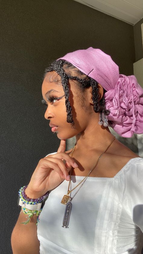 Loc With Scarf, Spiritual Head Wrap, Bohemian Hairstyles Black Women, Head Raps Styles, Outfits With Headwraps, Headscarf Styles, Headwrap Styles, Headwrap Hairstyles, Cabello Afro Natural