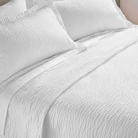 White quilt cover