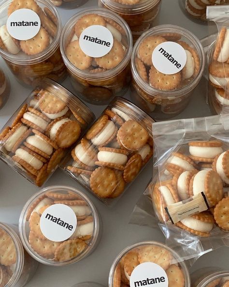 Bake Sale Packaging, Kue Macaroon, Food Business Ideas, Cookie Bakery, Catering Ideas Food, Dessert Packaging, Bakery Packaging, Cookie Packaging, Chicken Thigh Recipes