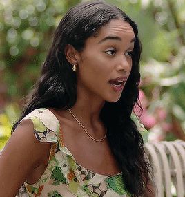 𝒥. Laura Harrier, Black Femininity, Pretty Woman, Hair Inspo, Pretty People, Beautiful People, Long Hair, A Woman, Natural Hair Styles