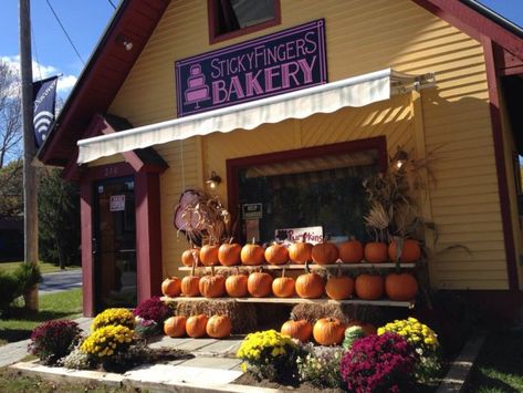 1. Sticky Fingers Bakery, West Dover Vermont Route 100, Route 100 Vermont, Vermont Vacation, New England Road Trip, Stowe Vermont, Sticky Fingers, Beautiful Roads, Cheese Rolling, Unique Desserts