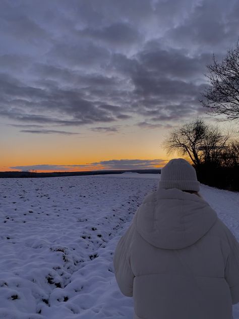 Nature Aesthetic Winter, January Vision Board Aesthetic, Winter Walk Aesthetic, Winter Meditation, January Moodboard, Winter Motivation, March Moodboard, Aesthetic Walking, Winter Moodboard