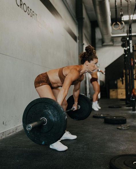 Tia Clair Toomey, Andrew Huberman, Crossfit Inspiration, Crossfit Girls, Weight Lifting Women, Workout Outfits, Crossfit Workouts, Pre Workout, Wellness Fitness