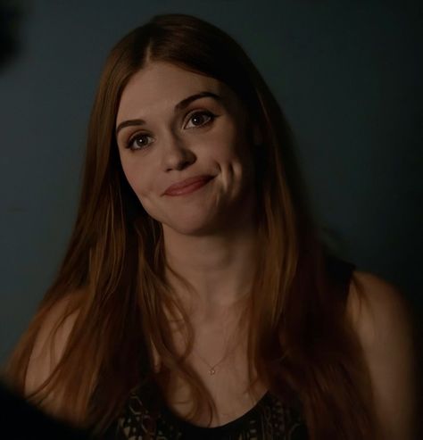 Lydia Martin Icons, Parrish Teen Wolf, Martin Movie, Lydia Teen Wolf, Emma Stone Hair, Teen Wolf Derek Hale, Wolf Movie, Teen Wolf Mtv, Holland Roden