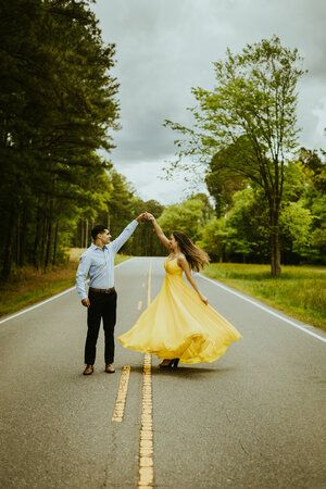 Couple Story, Yellow Formal Dress, Prom Photography Poses, Couple Prom, Yellow Prom Dress, Engagement Posing, Prom Pictures Couples, Dress Couple, Yellow Prom