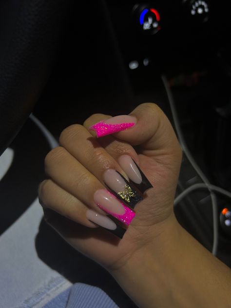 Pink Nd Black Acrylic Nails, Pink And Black Nails Birthday, Pink And Black French Tip Nails Short, Pink And Black Nail Inspo Acrylic, Short Nails Black And Pink, Pink Black Short Nails, Cute Nails Acrylic Black And Pink, Short Nail Designs Pink And Black, Black Pink Nails Acrylic