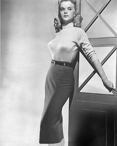 Chelsea's Style Tips: Brassieres, Cone, or Bullet Bras 1950s Fashion Trends, 1950s Pencil Skirt, 2010 Fashion Trends, 1950s Sweater, Anne Francis, Jacques Fath, Moda Hippie, Le Cri, 1950 Fashion