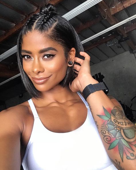 These hairstyles will last through any workout, meaning you can skip the line for the blowdryer in the gym locker room. Workout Hairstyles, Afro Style, Peinados Fáciles Para Cabello Corto, Penteado Cabelo Curto, Hairstyles For Black Women, Relaxed Hair, Short Hair Styles Easy, Black Girls Hairstyles, Black Women Hairstyles