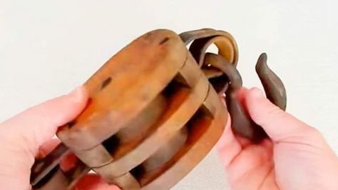 She Takes A Wooden Barn Pulley And What She Does With It Is Remarkable. Watch! | DIY Joy Projects and Crafts Ideas What To Do With Old Pulleys, Vintage Pulley Ideas, Antique Pulley Ideas, Wooden Pulley Ideas, Old Pulley Ideas Decor, Pulley Light Fixture, Pulley Decor, Loft Doors, Old Door Decor