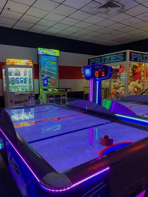 Hangouts Aesthetic, Kids Birthday Party Places, Birthday Party Places, Arcade Game Room, Home Theater Room Design, Theater Room Design, Summer Bucket, Lets Do It, Dream House Rooms