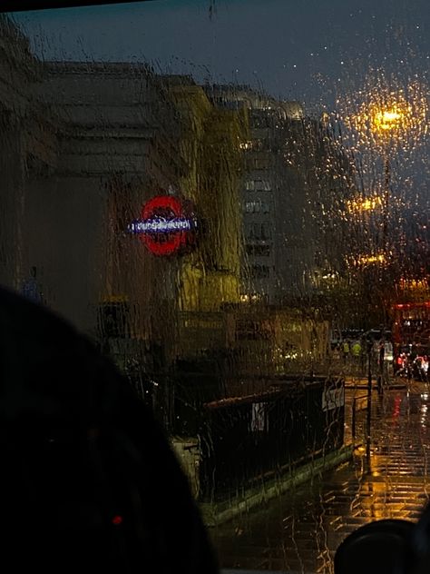 London Rain Aesthetic, London Rain, Rain Aesthetic, At Night, The City, London, Books