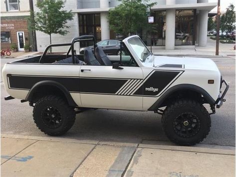 1975 International Harvester Scout II (CC-1155034) for sale in Chicago , Illinois International Scout 2, Scout For Sale, Custom Truck Parts, International Scout Ii, American Pickup Trucks, Scout Ii, International Harvester Truck, International Harvester Scout, Ford Broncos