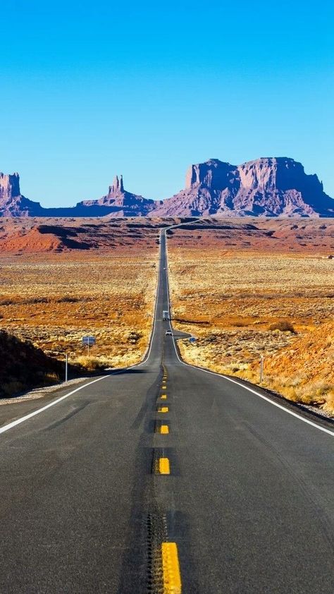 JOJADOJA. Route 66 Wallpaper, Southwest Aesthetic, Arizona Aesthetic, Monument Valley Arizona, Road Pictures, Route 66 Road Trip, Arizona Road Trip, Landscape Tattoo, Beautiful Roads