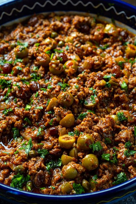 Cuban Picadillo Caribbean Recipes, Cuban Picadillo, Picadillo Recipe, Closet Cooking, Cuban Dishes, Cuban Cuisine, Cuban Recipes, Beef Recipes Easy, Beef Dishes