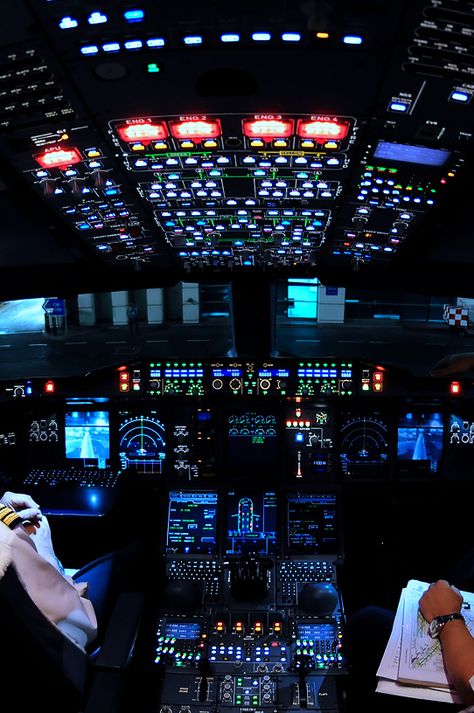 Airbus A380 Cockpit, Night Flying, Emirates A380, Glass Cockpit, Plane Photography, Airplane Wallpaper, Pilots Aviation, Aviation World, Airplane Photography