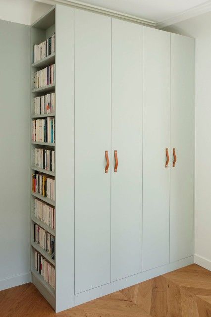 Contemporary Closet, Interior Design Per La Casa, Small Wardrobe, Bedroom Wardrobe, Wardrobe Design, Built In Wardrobe, Closet Bedroom, Closet Design, 인테리어 디자인