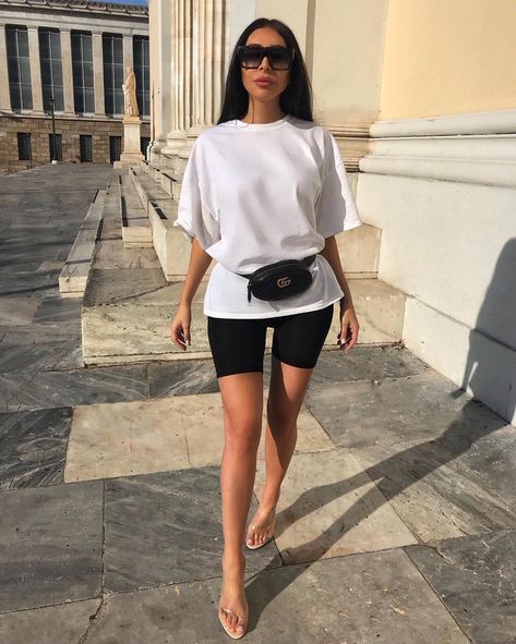 White Tshirt Outfit, Baggy Tee, Baggy T-shirt, Biker Shorts Outfit, Tshirt Outfit, Summer Shorts Outfits, Short Gowns, T Shirt Oversize, Oversize T Shirt