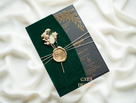 ~ Emerald Green Half-Fold Velvet Wedding Invitation ~ Shipping Worldwide 🌎 Free shipping to the US, the UK, Europe and Canada! Fonts and designs are customizable! Visit our website for more! Link in bio. #utahwedding #weddingstationery #custominvitation #custominvitations #weddinginvitations #customweddinginvitations #customweddinginvitation #luxurystationery #luxuryinvitations #luxuryinvitation #luxuryweddinginvitations #luxuryweddinginvitation #customstationery #weddingdetails #luxuryw... Green Wedding Cards Invitation, Acrylic Quinceanera Invitations, Velvet Wedding Invitations, Invitations Quinceanera, Quinceañera Invitations, Quince Invitations, Material Properties, Velvet Wedding, Invite Card