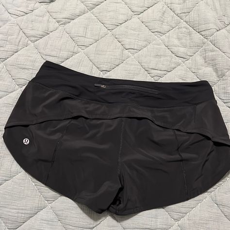 Lululemon Speed Up Lines Low-Rise Shorts 2.5inch Size 8 Reg Nwot Black Speed Ups Lululemon, Lululemon Speed Up Shorts High Rise, Lululemon Speed Ups, Lulu Shorts Outfit, 2.5 Lululemon Shorts, Speed Up Shorts, Volleyball Clothes, Lululemon Speed Up Shorts 2.5, Lulu Shorts