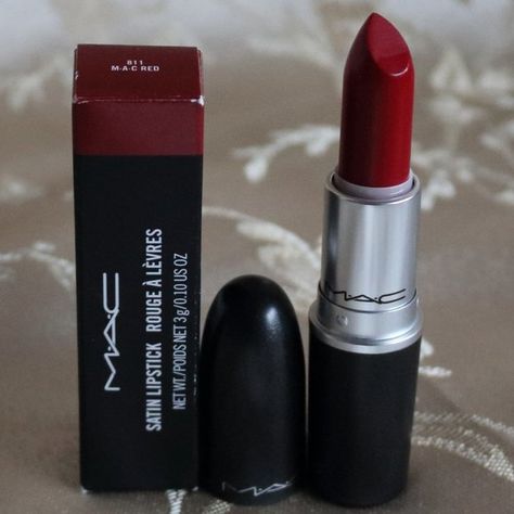 Cute Red Lipstick, Classic Red Lip Makeup, Mac Red Lipstick, Cherry Red Lipstick, Bold Lipstick Makeup, Mac Makeup Lipstick, Mac Red Lipsticks, Blood Red Lipstick, Dark Red Lipstick