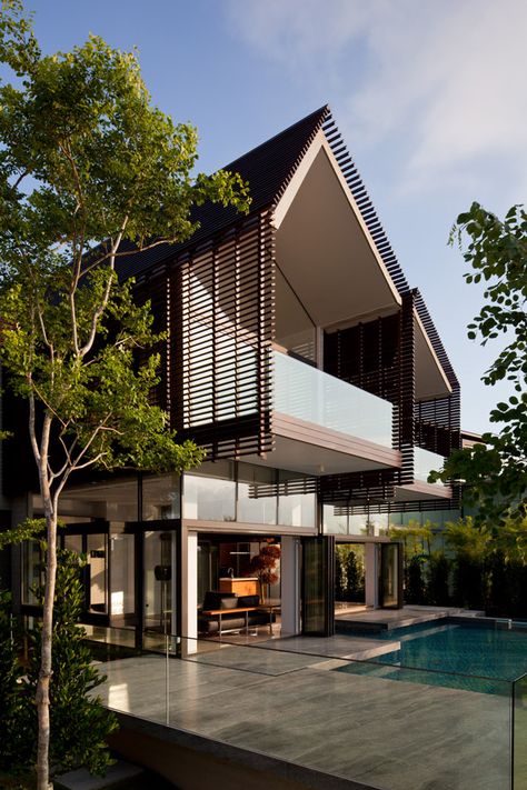 Contemporary Exterior Design, Home Designs Exterior, Modern Tropical House, Tropical House Design, A Modern House, Contemporary Building, Tropical Architecture, Contemporary Exterior, Tropical House