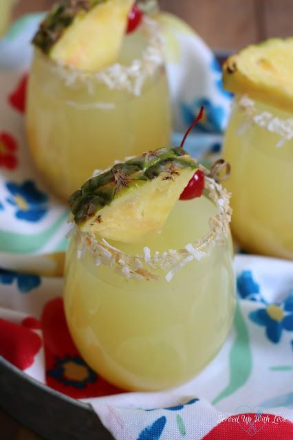 Pineapple Rum Punch recipe from Served Up With Love #cocktail #alcohol #beverage #drinks Pineapple Rum Punch, Pineapple Cocktails, Rum Drinks Recipes, Picnic Potluck, Rum Punch Recipes, Detox Kur, Alcholic Drinks, Party Drinks Alcohol, Pineapple Punch