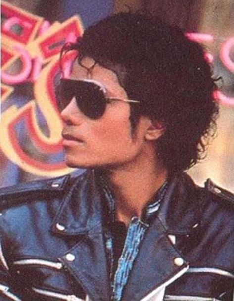 Michael Jackson Thriller Era, Michael Jackson Images, Hee Man, Photos Of Michael Jackson, Michael Jackson Thriller, Joseph Jackson, Michael Jackson Pics, King Of Pop, King Of Music