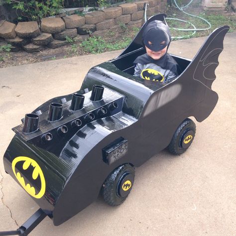 Diy Batmobile Wagon, Diy Batmobile, Power Wheels Makeover, Kindy 500, Batman Mobile, Wagon Costume, Cars Halloween Costume, Trunker Treat Ideas, Batman Diy