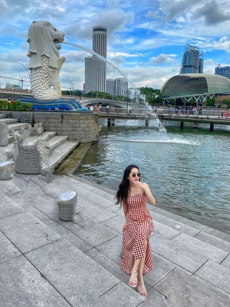 Merlion Singapore Pose, Singapore Fashion Style, Singapore Photography Ideas, Singapore Fashion Street, Singapore Outfit Travel, Singapore Clothes, Singapore Outfit Ideas, Singapore Photo Ideas, Singapore Street Style