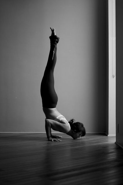 . Yoga Inspiration Photos, Yoga Kunst, Photo Yoga, Face Pose, Arte Yoga, Yoga Photos, Sup Yoga, Beginner Yoga, Yoga Iyengar