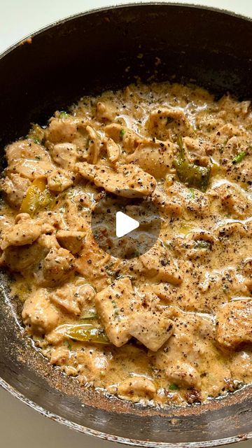 Indian Chicken Recipes Curries, White Chicken Karahi Recipe, Malwani Chicken Curry, Chicken Kari With Mukesh, White Curry, Pathiri Chicken Curry, Chicken Makhani, Pakistani Dishes, Free Keto Recipes