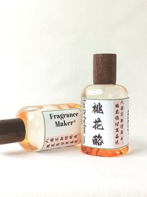 𝐌𝐢𝐥𝐤 ✦ 𝐏𝐞𝐚𝐜𝐡 𝐁𝐥𝐨𝐬𝐬𝐨𝐦 It's like the veil on your skin is dipped in slightly sweet peach-flavored milk. In addition to the silky smoothness of milk, you can also smell soft woods and some powdery musk. 𝐍𝐨𝐭𝐞𝐬 𝑻𝒐𝒑: Peach, Peach Blossom 𝑴𝒊𝒅𝒅𝒍𝒆: Fresh White Flowers, Milk 𝑩𝒂𝒔𝒆: Woody, Musk The overall fragrance lasts for 4-5 hours and stays very close to the skin during this time, soft and not too sweet. 𝐃𝐄𝐓𝐀𝐈𝐋𝐒 ✦Personalized engraving ✦Beautiful gift box packag Japanese Perfume, Peach Perfume, Personalized Perfume, Japanese Hair Care, Rotten Fruit, Blossom Perfume, Tiny Jars, Japanese Hair, Fragrances Perfume Woman