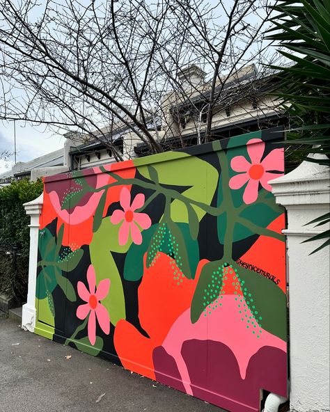 Details from new favourite 🌿 📍Client | @parkerbuildingmelbourne 👍🏼Paint @duluxaus weather shield exterior #ladieswhopaint #heynicemurals #terracemural #melbournemurals #mural #brightmural #backyard #terracerenovation #hoarding #botanicalmural #newbuild #hoardingmural #buildershoarding #murals #muralart #northmelbourne #parkerbuilding #parkerbuildingmelbourne Garden Mural Outdoor Wall Art, Backyard Mural, Garage Mural, Wildflower Mural, Outdoor Mural, Edward Sharpe, Mural Tropical, Exterior Murals, Black Cabin