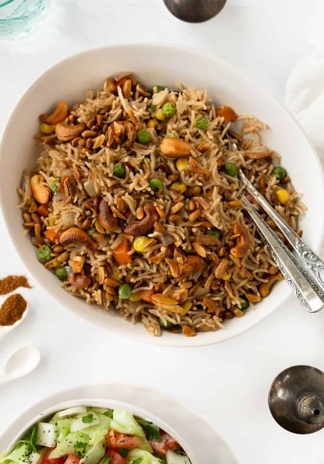 Rice With Nuts And Raisins, Nut Rice Recipe, Cashew Rice Pilaf, Rice With Nuts Recipes, Cashew Rice, Lebanese Rice, Brown Rice Pilaf, Cashew Recipes, Rice Recipes Vegan