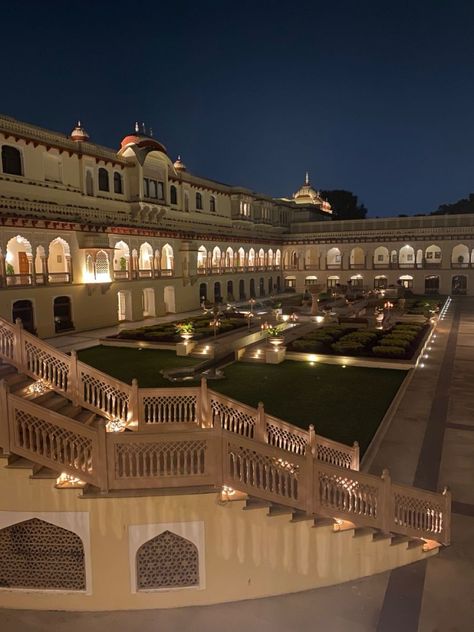 A billionaire's 💍passionate romance

Viaansh singh Rajvansh - He is … #romance #Romance #amreading #books #wattpad Mumbai Photography, Rajasthan Travel, History Instagram, South Asian Aesthetic, Passionate Romance, India Architecture, Royal Indian, Desi Love, His Queen