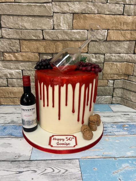 Red wine themed cake. Grapes are made from fondant. Wine Theme Cakes, Birthday Cake Wine, Wine Glass Cake, Wine Bottle Cake, Wine Cake, Bottle Cake, 50th Birthday Decorations, Beer Cake, Red Wine Bottle