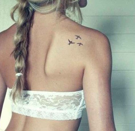 Anchor Tattoo Wrist, Bird Shoulder Tattoos, Bird Tattoo Back, Little Bird Tattoos, Tiny Bird Tattoos, Bird Tattoos For Women, Girl Shoulder Tattoos, Blade Tattoo, Shoulder Blade Tattoo